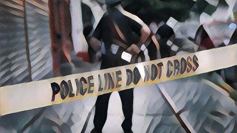 Terekam Seorang Pria dengan Potongan Kepala Sang Istri di Genggamannya