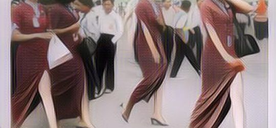 Ini Alasan Rok Pramugari Ada Belahan, Gak Disangka