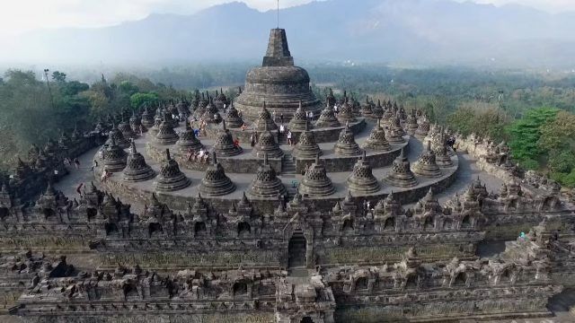 3. Candi Borobudur