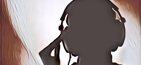 Lagu-lagu Indonesia Bernuansa Horor yang Sebaiknya Gak Didengar Sendirian, Bikin Merinding!