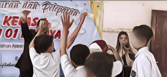 Gak Habis Pikir! Ada Siswa SD di Tulungagung yang Joget Sambil Nyawer Biduan di Acara Perpisahan, Gurunya Jadi Sorotan
