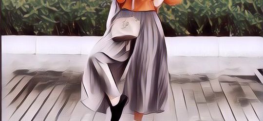 Tips Memilih Celana Plisket untuk Perempuan Berisi