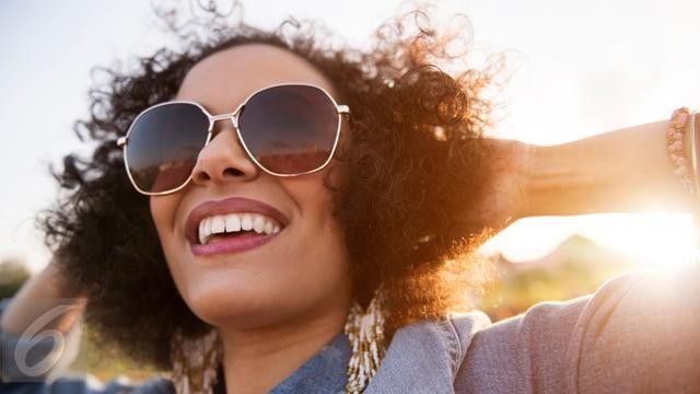 2. Melindungi Mata dari Sinar Ultraviolet