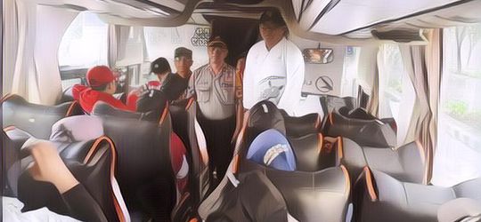 Penyebab Sopir Bus Cuma Bisa Kasih Kode Penumpang kalau Ada Copet di Bus, Nggak Bakal Bilang-bilang