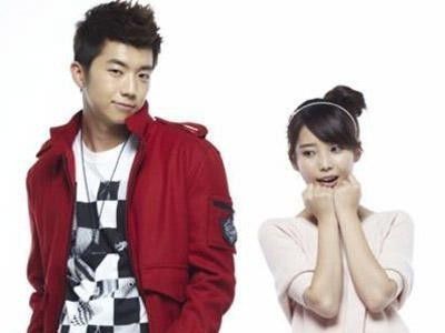 1. Pria suka berpenampilan menarik di depan pacarnya