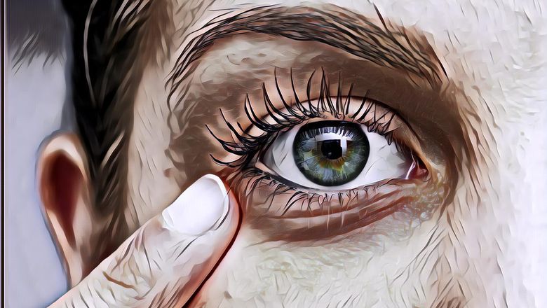 Nggak Pede Karena Kantung Mata dan Mata Panda? Ini 5 Cara Ampuh Menguranginya