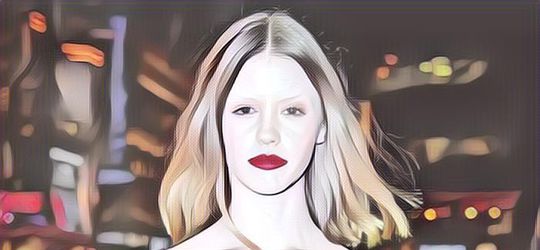 Kronologi Aktris Mia Goth Dituntut Rp7,7 M Usai Diduga Tendang Kepala Pemeran Figuran