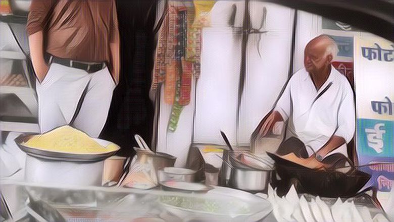 Kisah Kakek Penjual Samosa Yang Semangat Meski Diguyur Hujan, Ungkap Alasannya Bukan Semata Demi Uang