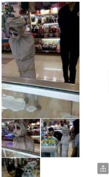 # Karena persediaan makanan di bawah tanah udah menipis kali ya, makanya pocong ini ampe belanja bulanan di mal