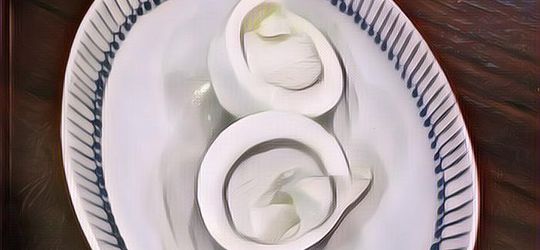 Wanita Ini Syok Ketika Beli Telur Ayam Kuningnya Berwarna Putih