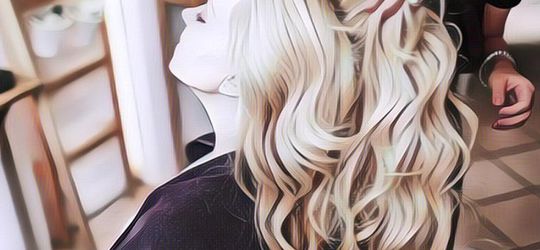 Lucu Banget, Rambut Wanita Ini Disanggul dengan Bentuk Pohon Natal