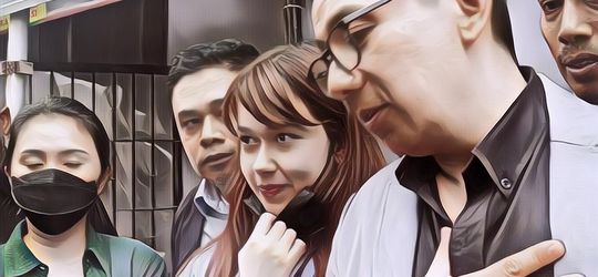 Sidang Penyebaran Video Syur Rebecca Klopper Lagi Berlangsung, Fadly Faisal Setia Menemani