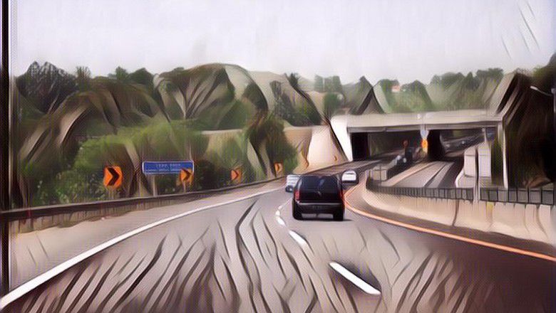 Ini 4 Alasan KM 97 Tol Cipularang Dianggap Angker