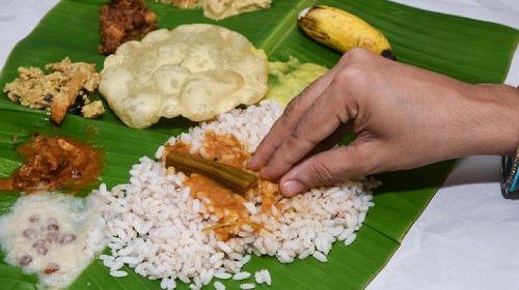 Dilarang Makan Tangan Kiri
