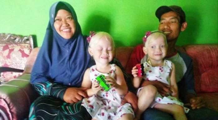 # Awal Mula Si Kembar Viral di Sosmed