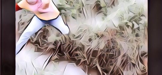 Emak-Emak Ini Gagal Melompati Parit, Endingnya Bikin Warganet Ngakak