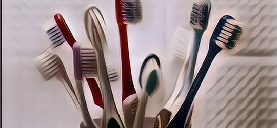 3 Cara Menyimpan Sikat Gigi yang Benar Biar Nggak Jadi Sarang Kuman