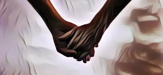 Tak Sengaja Salah Gandeng Cewek, Aksi Pria Ini Malah Bikin Ngakak