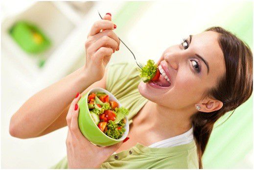 1. Makan-makanan berserat dan protein saat sahur dan berbuka