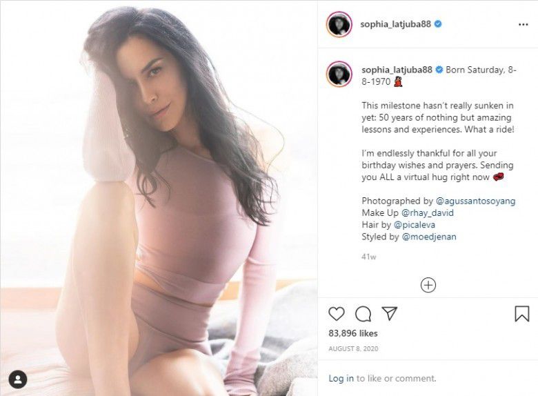 1. Sophia Latjuba Keturunan Ken Dedes