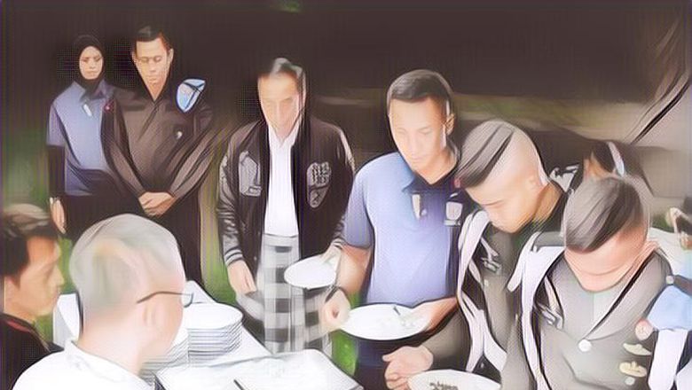 Intip Momen Hangat Presiden Jokowi dan Ibu Iriana Makan Bersama Pengawal