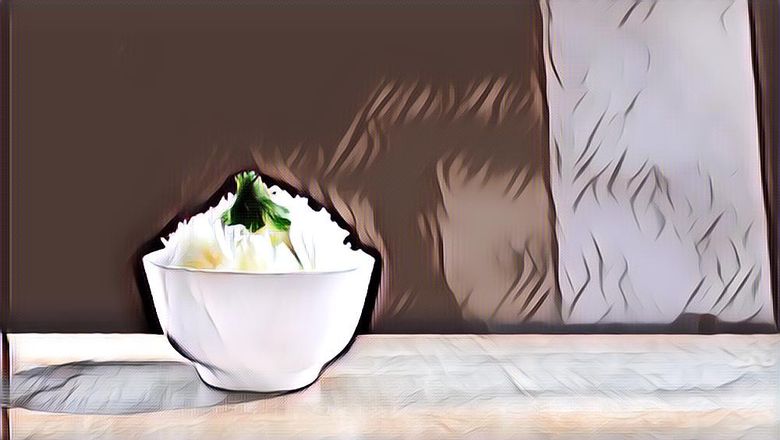 Canggih Banget! Mangkuk Ini Bisa Memasak Nasi Sembari Hangatkan Lauk