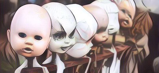 Ngeri, Ternyata Rumah Roy Kiyoshi Dihuni Boneka-Boneka Berhantu