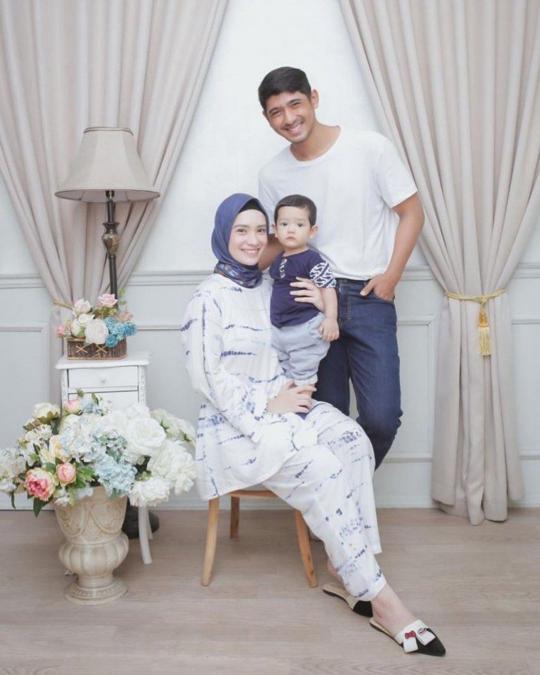 1. Arya Saloka dan Putri Anne