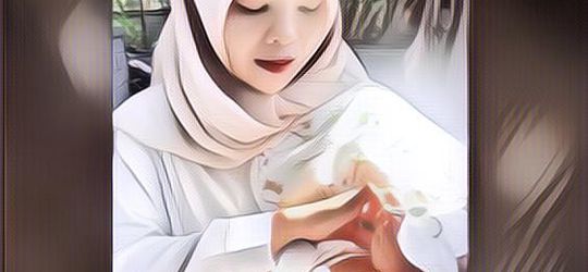 Kenalan Yuk dengan Pengasuh Baby Azura yang Dipanggil Sus Eni