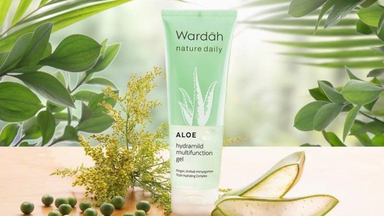 1. Wardah Nature Daily Aloe Hydramild Multifunction Gel