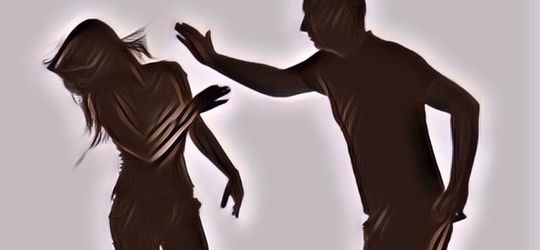 Viral Seorang Suami Siksa Istri Saat Jemput Anak Sekolah, Publik Ikut Emosi