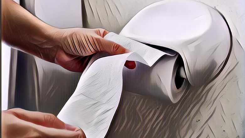 Iyuh! Wanita Ini Hobi Makan Tisu, Alasannya Karena Sensasi Meleleh di Mulut