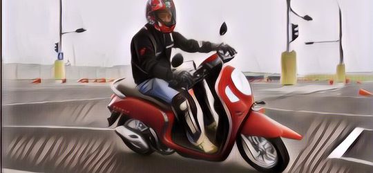 Hampir Nabrak Kendaraan Lain, Sikap Pengendara Motor Ini Endingnya Malah Bikin Ngakak