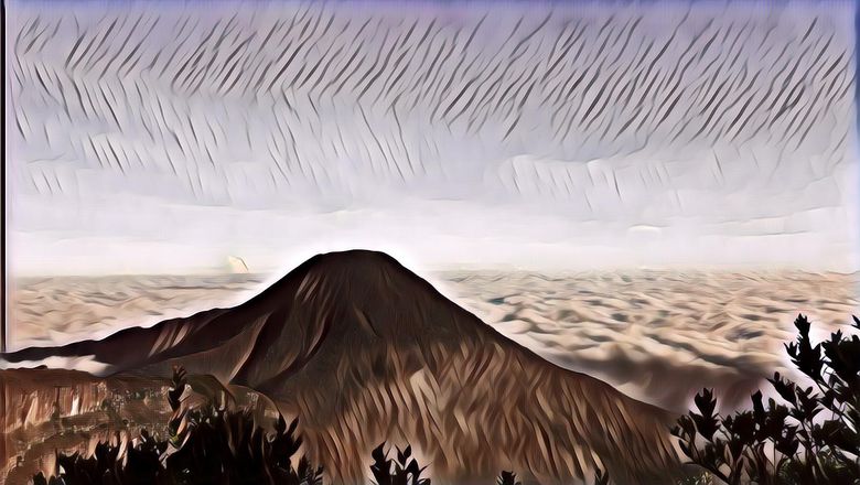 Viral Potret Gunung Gede Pangrango nan Gagah, Polisi Larang Warga Foto dari Atas Flyover