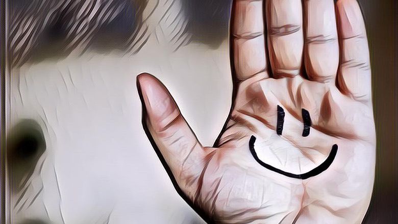 Seperti Menguap, Senyum Juga Bisa Menular Lho