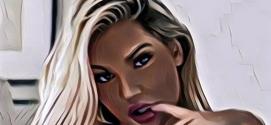 Berpayudara Besar, Model Ini Diminta Menutup Aurat Saat Berkunjung ke Taman Hiburan