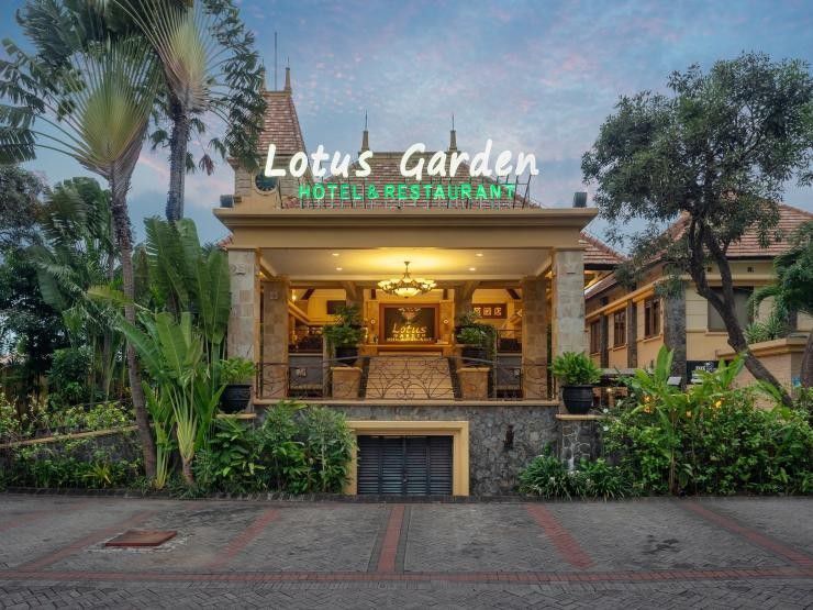 2. Hotel dan Restauran Lotus Garden