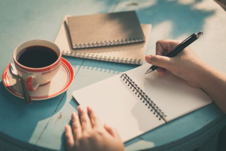 10. Tulis puisi tentang kehidupan atau diri kalian sendiri