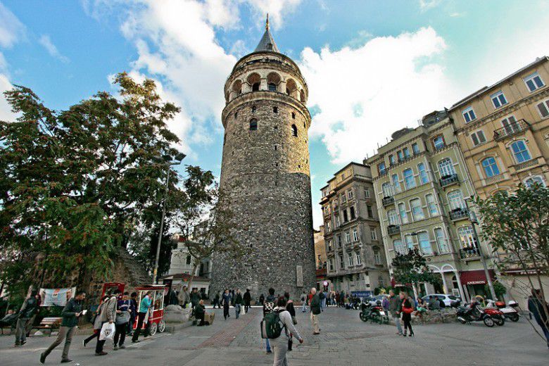 1. Menara Galata