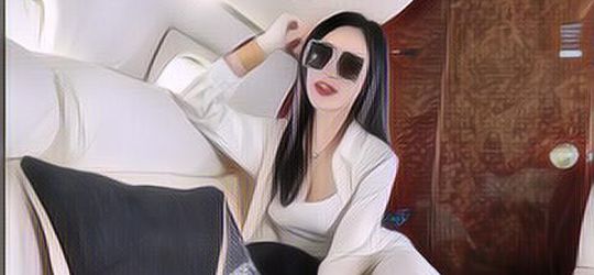 Bukti Poppy Capella Bergaya Hidup Mewah: Naik Private Jet dan Koleksi Tas Branded