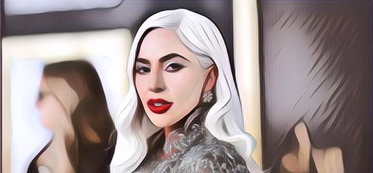 Lady Gaga Jadi Sorotan Setelah Mengenakan Balutan Gaun Pengantin Berwarna Putih