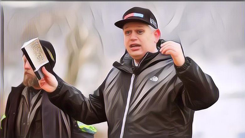 Heboh Wanita Kelahiran Iran Mmebakar Al-Quran di Swedia