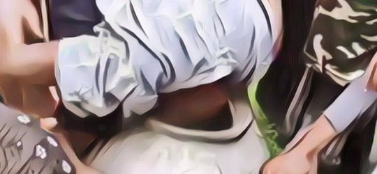 Kocak! Kepala Bocah Ini Masuk ke Gentong Besar, Warganet: Ini Lahirnya Joko Kendil