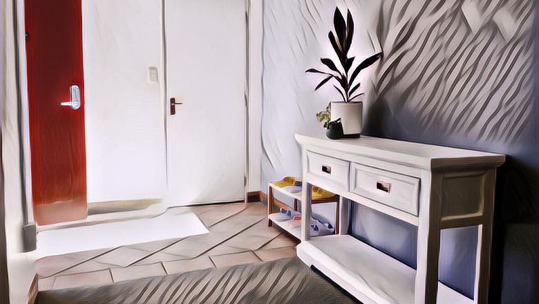 Misteri Kamar Pintu Merah Di Rumah Sahabatku yang Kaya Raya