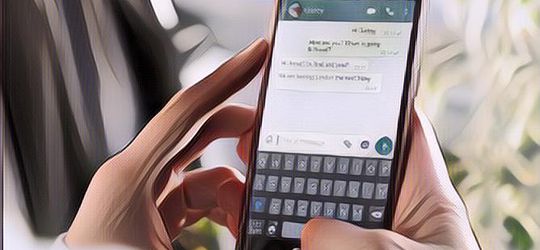 Gak Usah Baper, Ini Dia Alasan Kenapa Si Dia Belum Membalas Chatmu