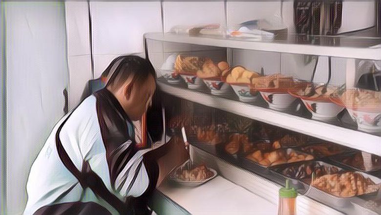 Oknum Ojol Makan Telur Sama Kikil di Warteg, Langsung Protes karena Harganya Kemahalan