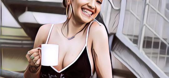 Rita Ora Berciuman Dengan Cewek di Lirik Lagu Terbarunya