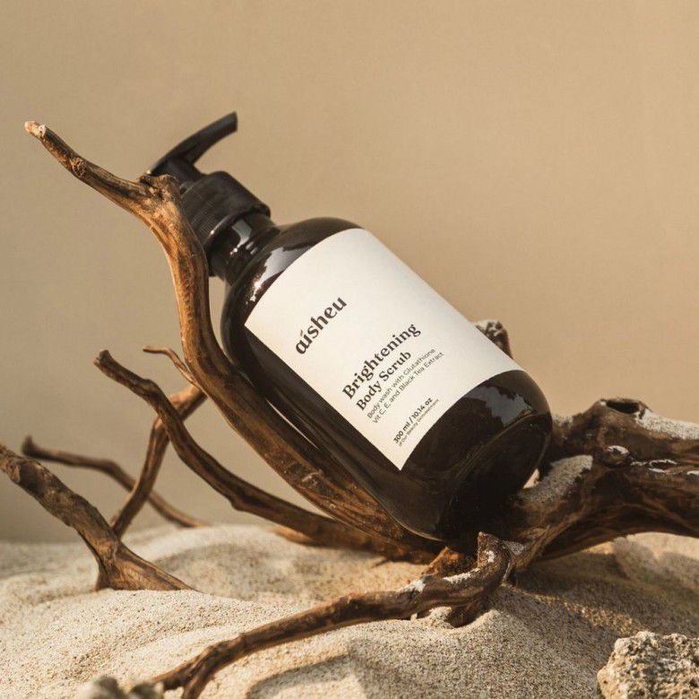 3. Aisheu Brightening Body Scrub