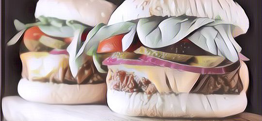 Unik Banget! Ada Pasangan Menikah Pakai Burger Raksasa dengan Berat 1,5 Kg