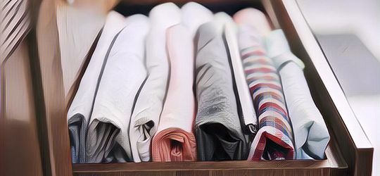Beberapa Lifehack Melipat Baju Buat Kalian yang Nggak Suka Ribet